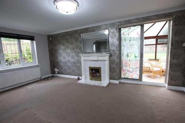 Heathmoor Close, Idle, Bradford, BD10 - Photo 1