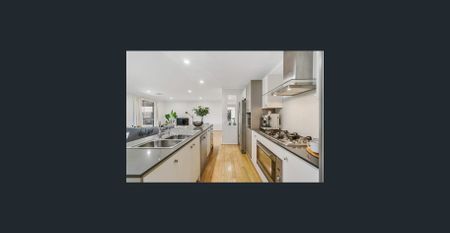 A Home for the Whole Family, with Solar included! - Photo 4