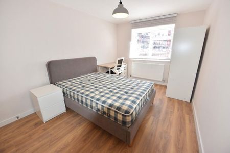 2 bedroom Flat in Victoria Road, Leeds - Photo 5