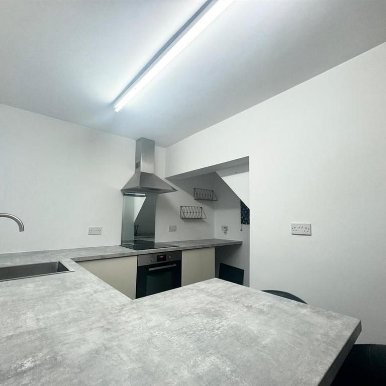 2 bedroom terraced house to rent - Photo 1