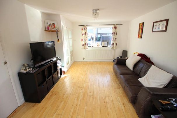 3 bedroom terraced house to rent - Photo 1