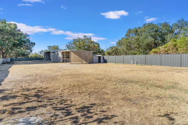 35 Culeenup Road, North Yunderup. - Photo 1