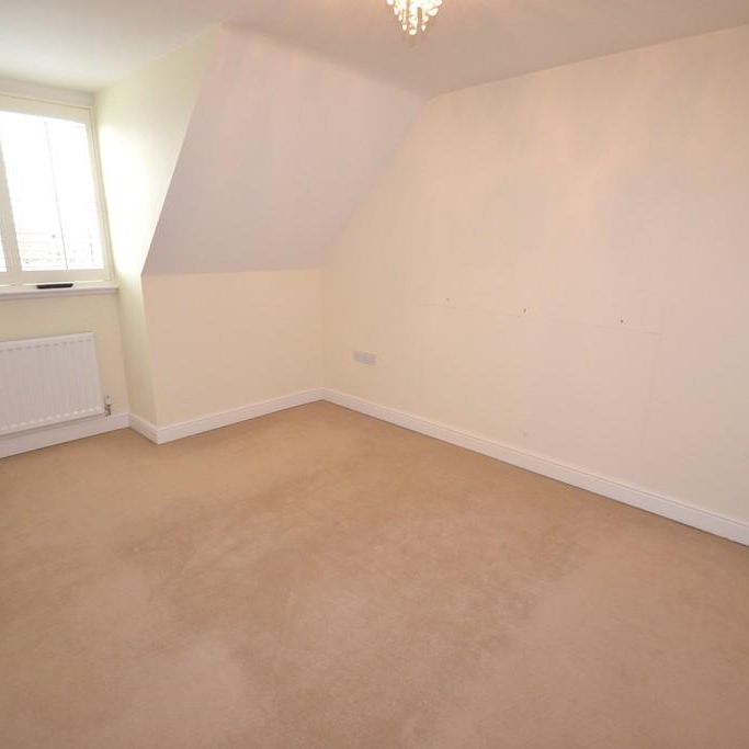 3 bedroom semi-detached house to rent - Photo 1