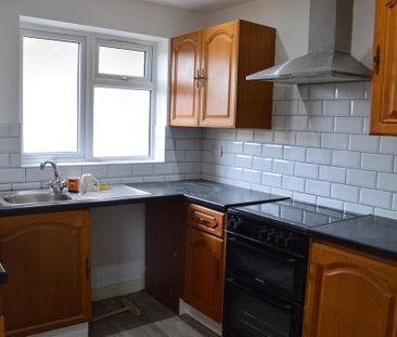 3 bedroom semi-detached house to rent - Photo 6