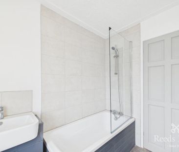 3 bedroom semi-detached house to rent - Photo 6