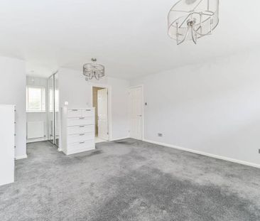 4 bedroom end of terrace house to rent - Photo 6