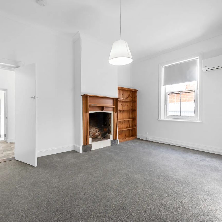 Freshly renovated cottage close to cbd - Photo 1