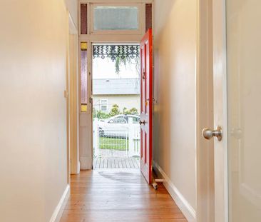 Renovated & Fully Furnished Miner's Cottage - Photo 6