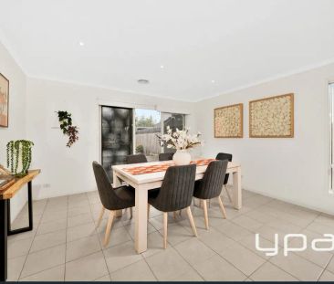 “🌟 Modern Comfort & Family Elegance in the Heart of Tarneit” - Photo 3