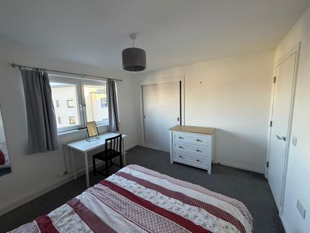 2 bedroom flat to rent - Photo 4