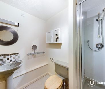 3 bedroom apartment to rent - Photo 6