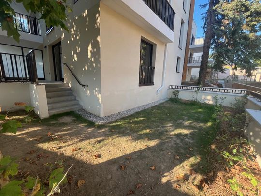 Location Appartement 2 pièces Meublé 53m² NEUVILLE SUR SAONE 69250 - Photo 1