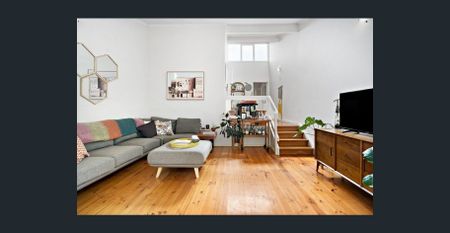 Character and Appeal in perfect Location - Photo 2