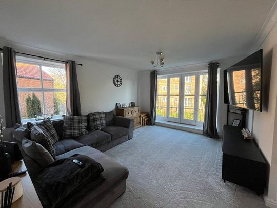 2 bedroom flat to rent - Photo 1
