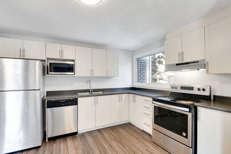 Spacious Navaho Townhomes & Garden Homes in West Ottawa - Photo 4