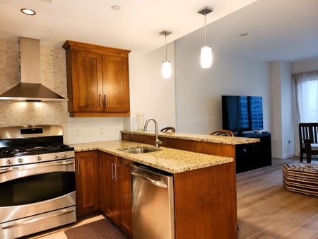 For Lease - 90 George Street Unit# 704, Lower Town - Sandy Hill, Ontario - Photo 2