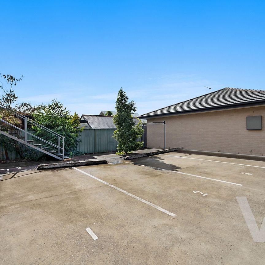 3/7 King Street, Adamstown - Photo 1