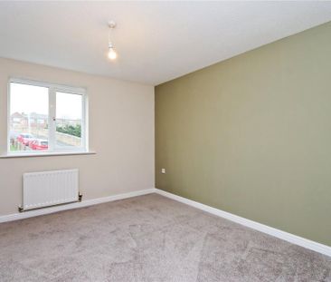 2 bedroom end of terrace house to rent - Photo 2