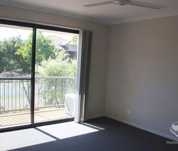 Convenient Location - Photo 5