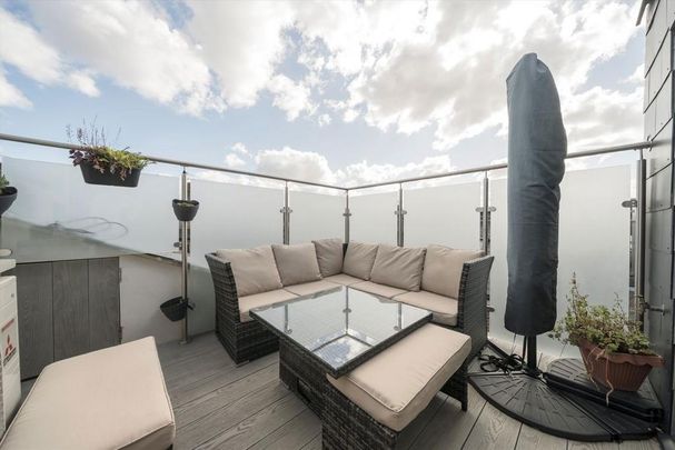 4 bedroom flat to rent - Photo 1