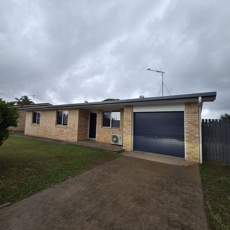 16 Sunset Drive, Thabeban QLD 4670 - House For Rent - $480 | Domain - Photo 2