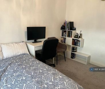 3 bedroom semi-detached house to rent - Photo 5