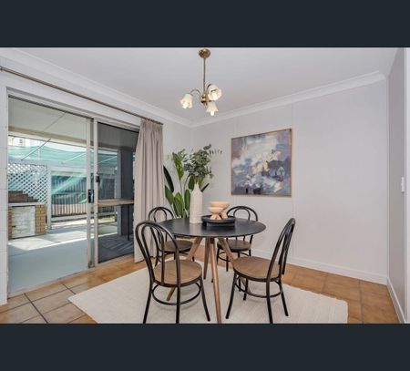 20 Rossato Crescent, Rasmussen, Qld 4815 - Photo 2