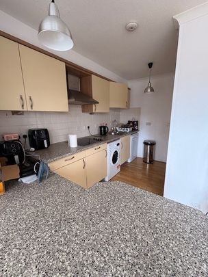 Room in a Shared Flat, Christian Court, SE16 - Photo 1