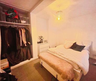 2 Bed Flat, Rosendale Road, SE21 - Photo 4