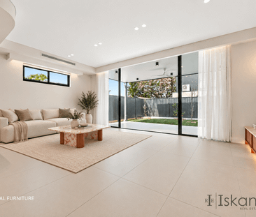 Brand-New Luxury Living Masterpiece - Photo 3