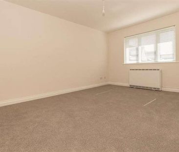 Woodland Grove, Epping, CM16 - Photo 1