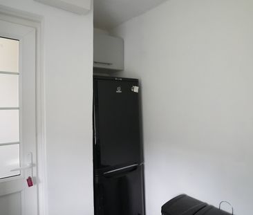 2 Bed Flat, Streatham Court, SW16 - Photo 5