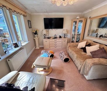 4 bedroom detached house to rent - Photo 3