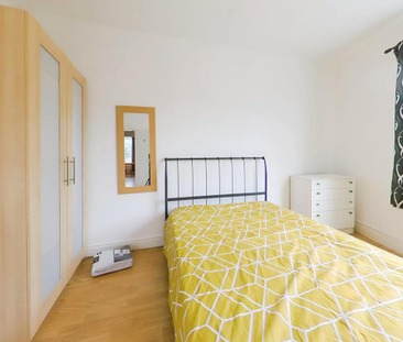 3 bedroom flat to rent - Photo 1