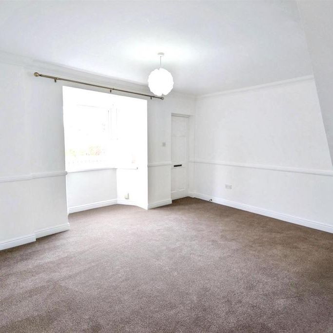 2 bedroom end of terrace house to rent - Photo 1