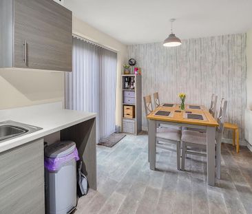 3 bedroom semi-detached house to rent - Photo 3