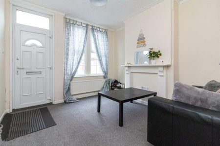 2 bedroom terraced house to rent - Photo 4