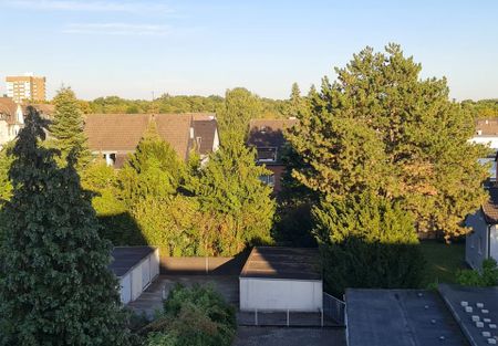 Schöne 4-Zimmer-Wohnung mit Garage in zentraler Lage - Photo 3