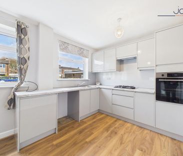 3 bedroom terraced house to rent - Photo 5