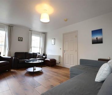 19 Lady Wallace Road, Lisburn, BT28 3WS - Photo 2