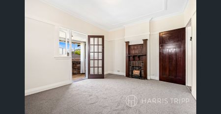 Spacious Art Deco Charm in the Heart of Croydon - Photo 5