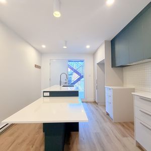 4.5 Sur 2 étages Dans Le Vieux-Limoilou - Photo 2