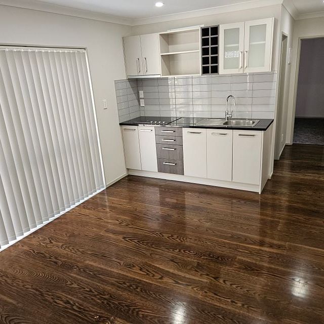 Modern 2 bedroom unit for rent - Photo 1