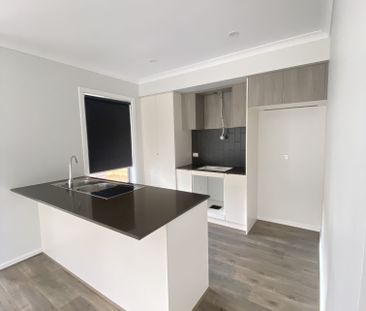 Beautiful Family Home! - Photo 5