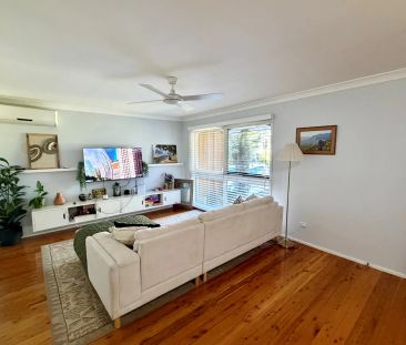 Spacious Family Home with Parkland Views! - Photo 1