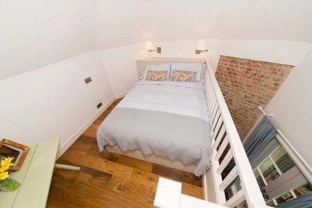 1 Bed, House - Photo 2