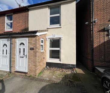 2 bedroom terraced house to rent - Photo 4