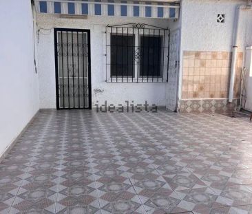 Alquiler de chalet adosado en Calle Saeta - Photo 3