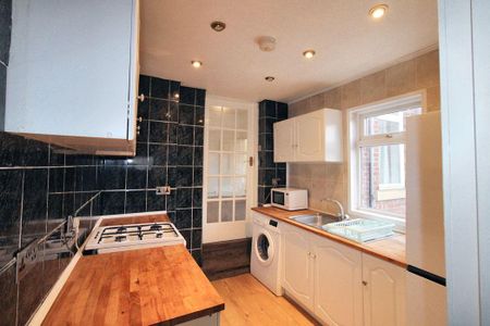 3 bed upper flat to rent in NE6 - Photo 4