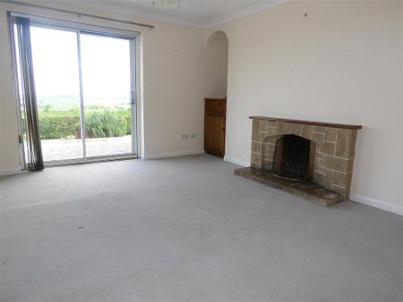 3 bedroom detached bungalow to rent - Photo 2